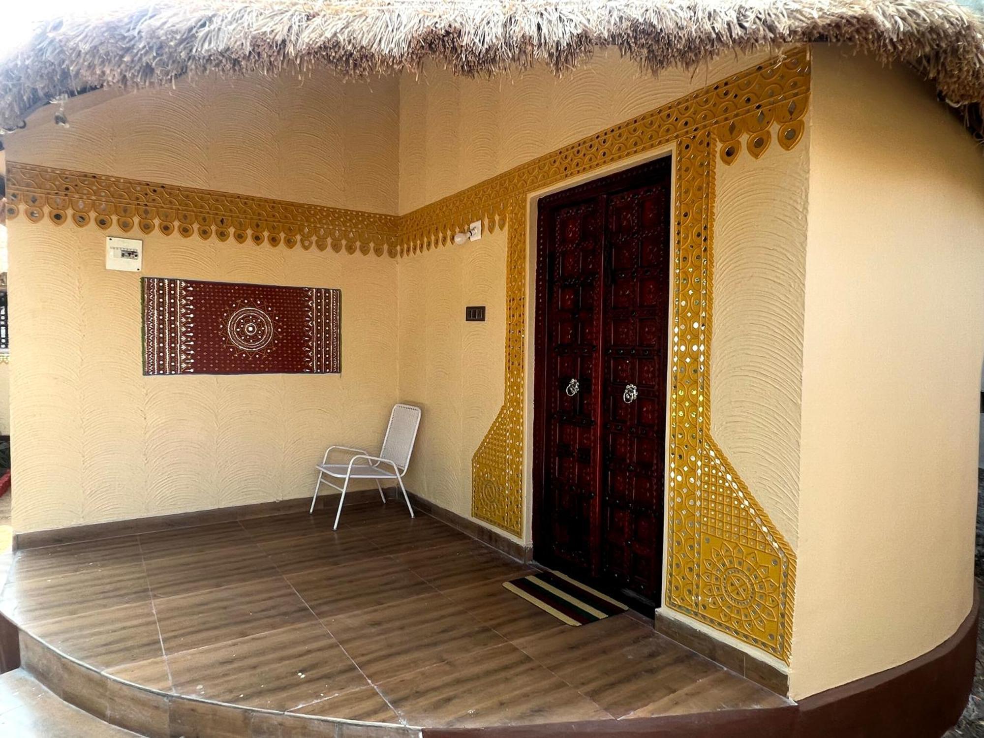 The Kutch House Hotell Bhuj Exteriör bild